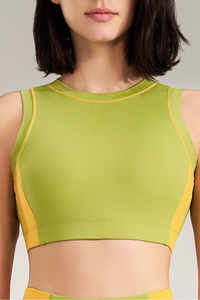 Women's color-blocked sleeveless sports bra.