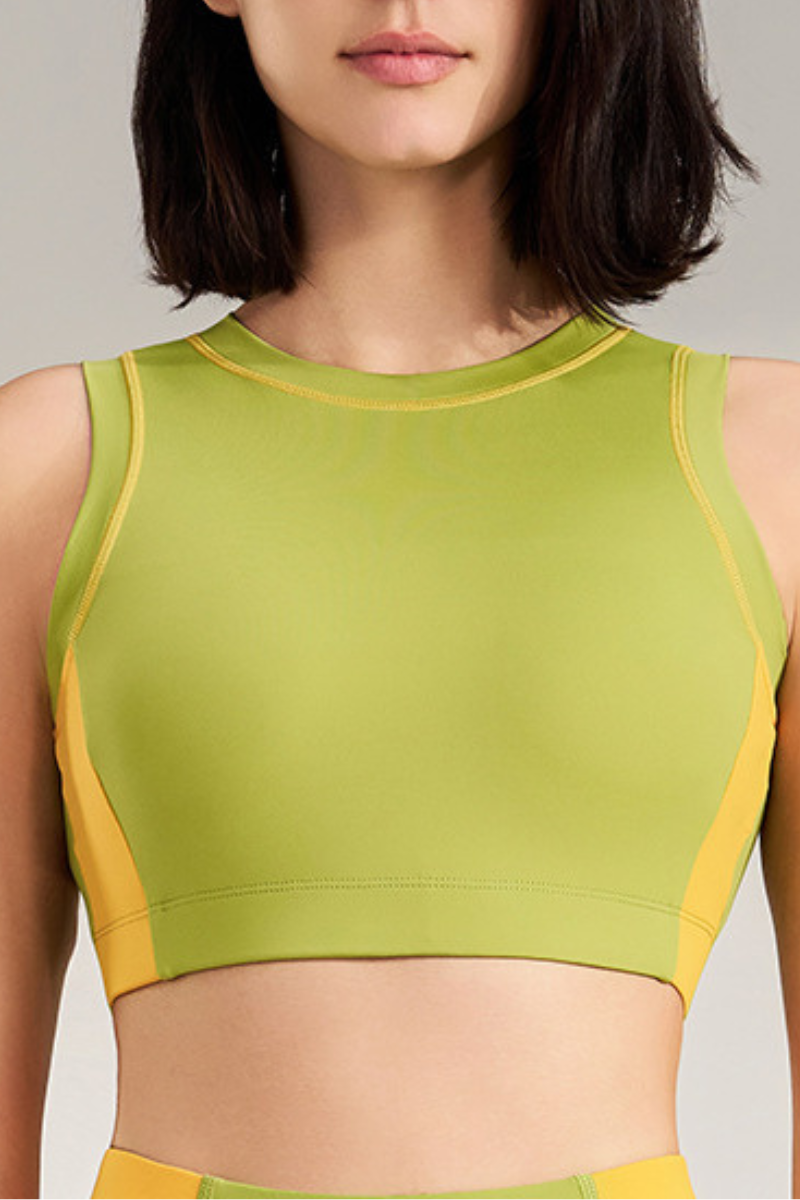 Women's color-blocked sleeveless sports bra.
