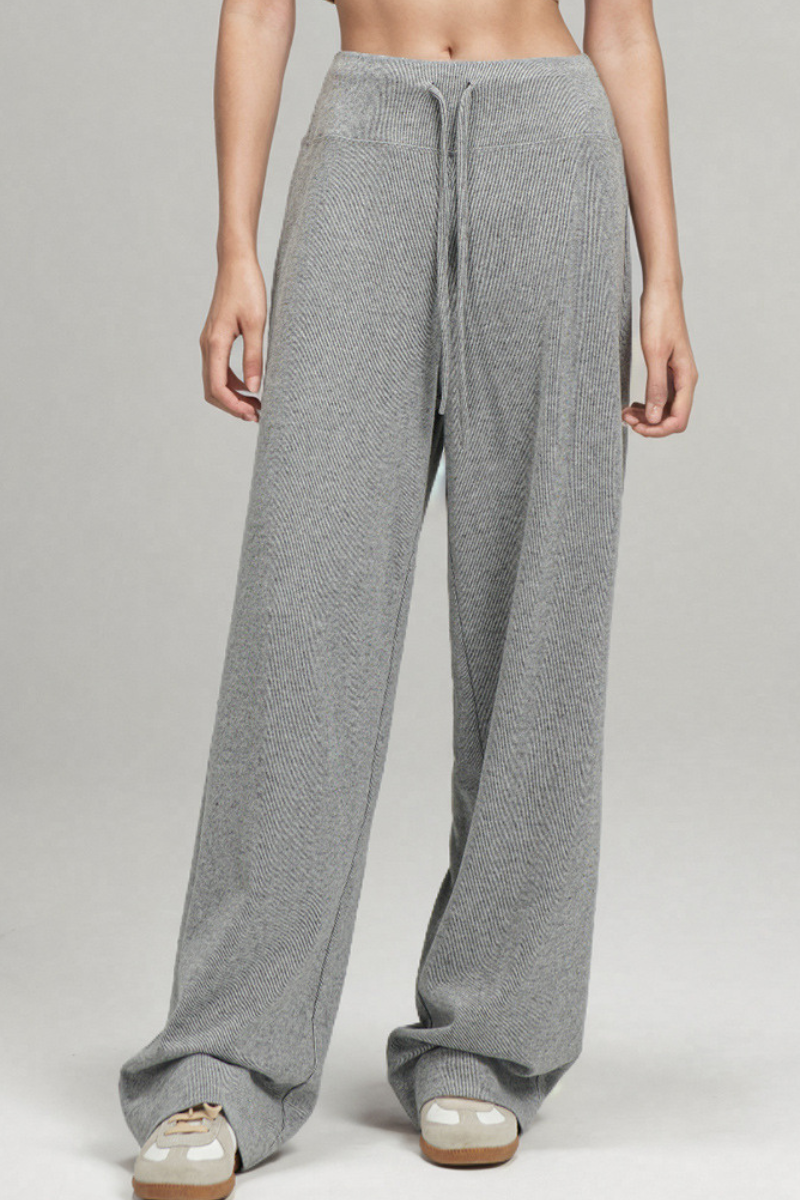 Women’s knitted ribbed casual pants.