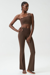 Women's Petal Sports Bra & Flared Yoga Pants Two-Piece Set