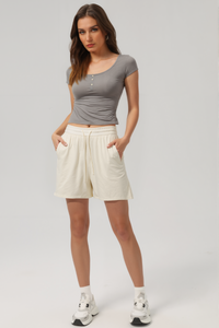 Women's body-hugging top