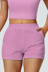 High-waisted, slim-fitting American-style sweatpants