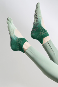 Women's Ombre Mesh Yoga Grip Five-Toe Socks