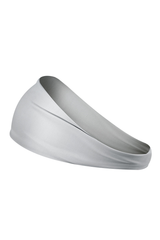 Wide-brimmed pleated sport headband.