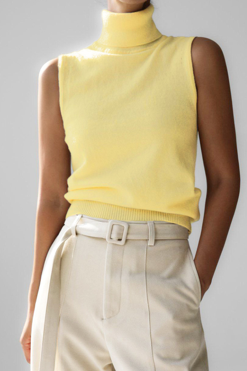 Early autumn high-neck, sleeveless base layer shirt