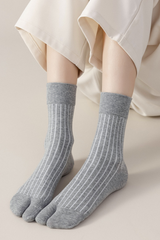 Women's Two-Toe Vertical Stripes Crew Solid Yoga Socks