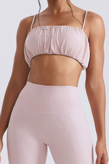 Women’s pleated shoulder straps sports bra.