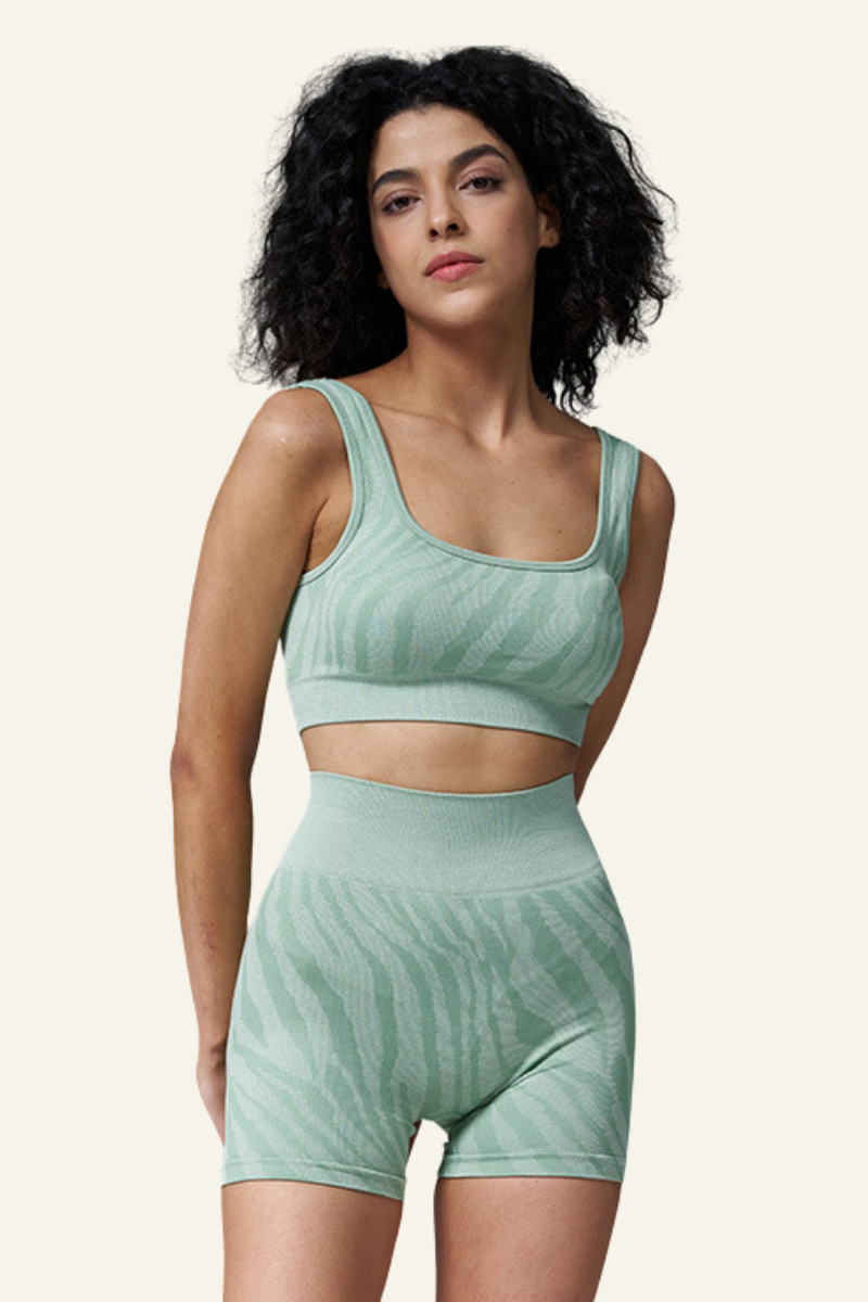 Women's Athletic Seamless knit Set:U-neck Bra & Short