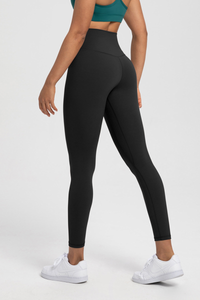Tight-fitting athletic pants