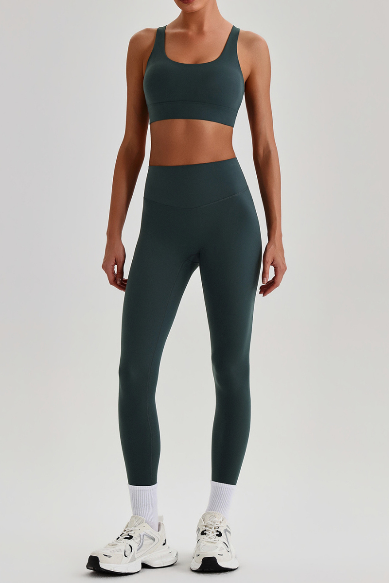 Women's Wide Strap Sports Bra & No Front Seam Leggings Set