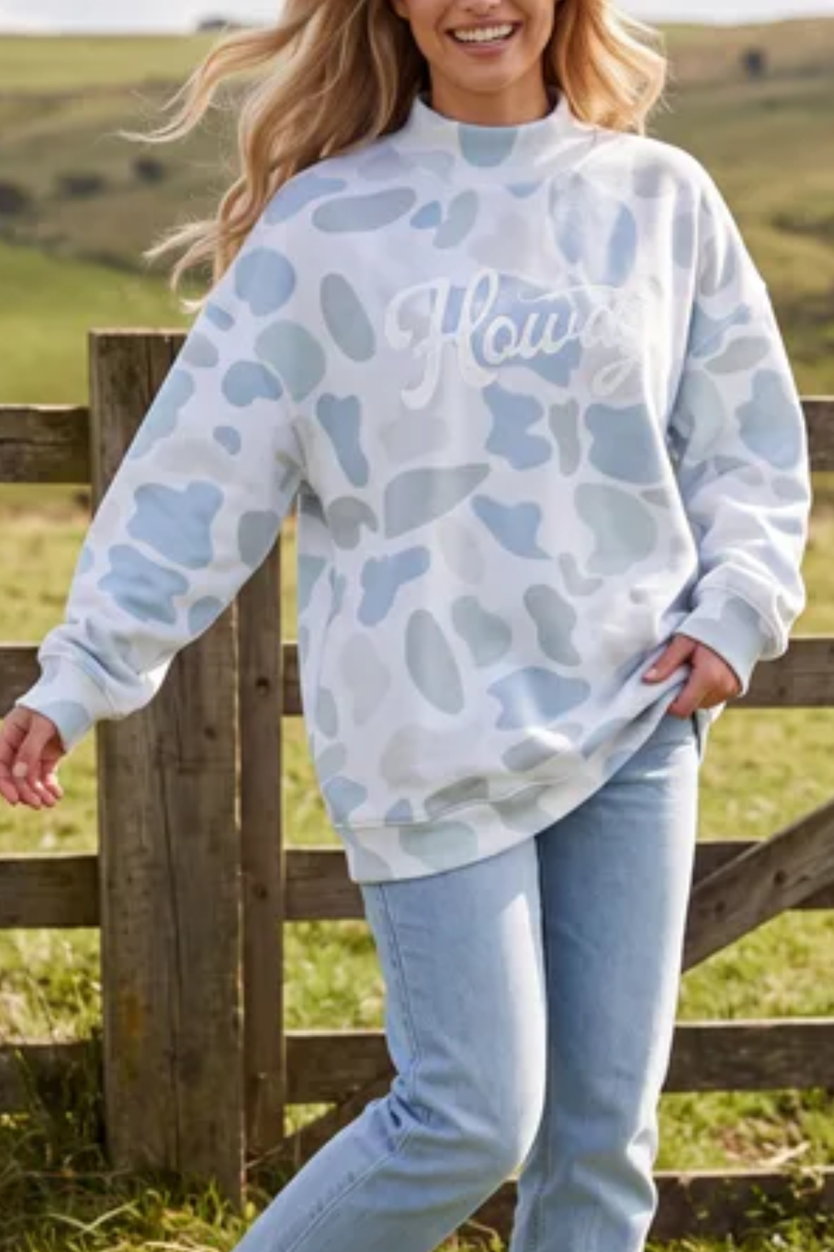 Women's Winter Camo Howdy Letter Mock Neck Sweatshirt