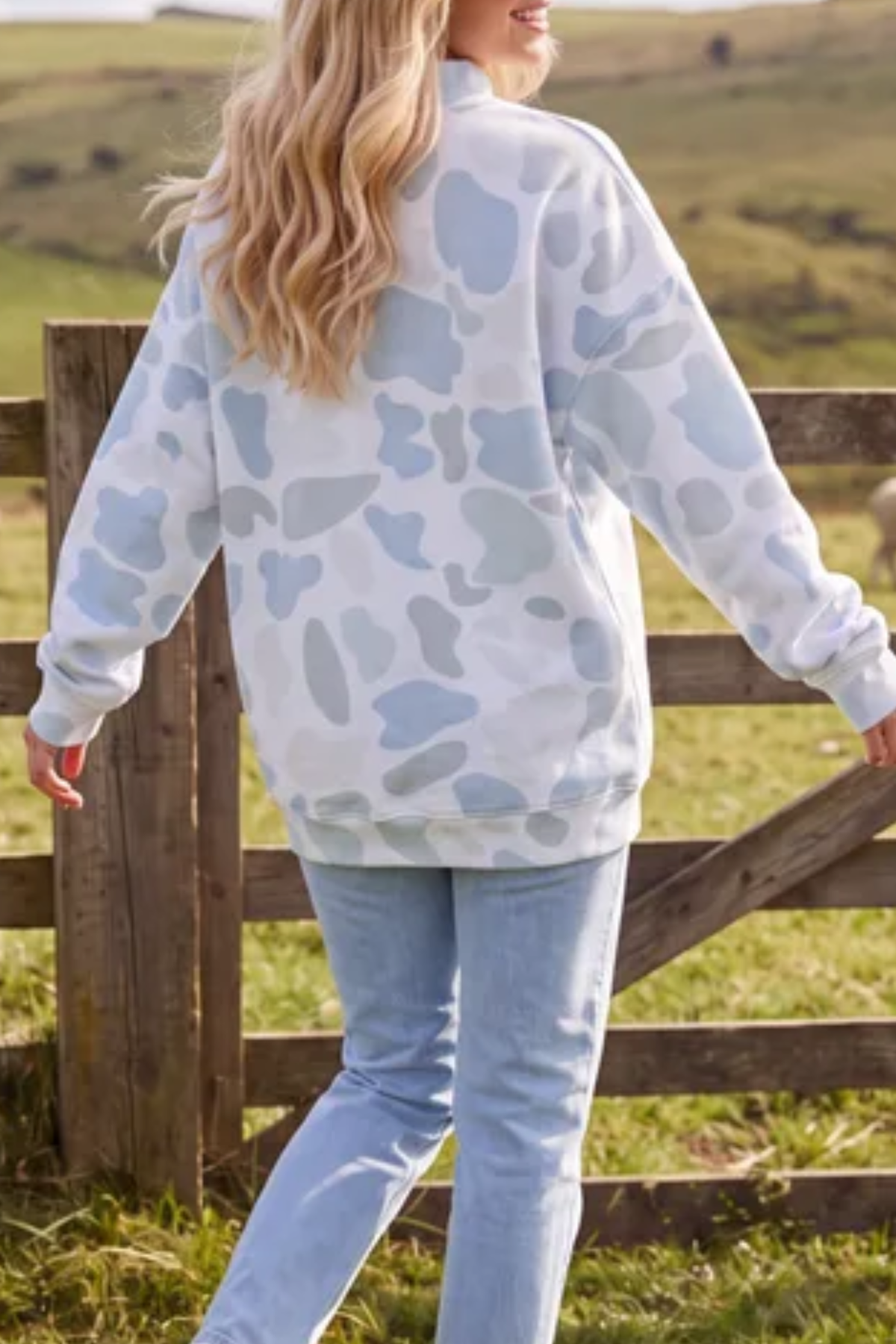 Women's Winter Camo Howdy Letter Mock Neck Sweatshirt