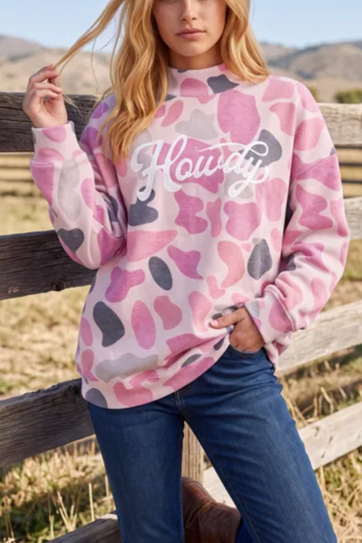 Women's Winter Camo Howdy Letter Mock Neck Sweatshirt
