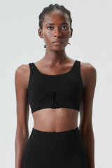 U-shaped back with wide shoulder straps Sports bra