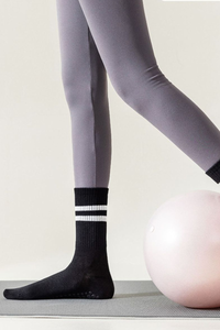 Women's Striped Non-Slip Dots Yoga Pilates Mid-Calf Socks