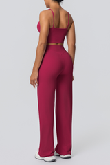 Women's solid color sportswear set.