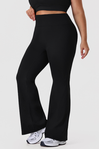 Plus Size Women's Utility Pocket Textured Yoga Flare Pants