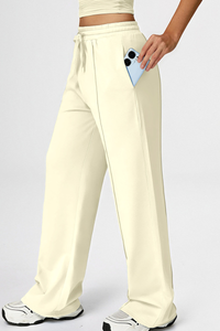 Women’s streetwear straight-leg casual pants.
