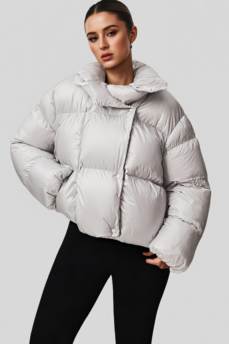 Women's bread-style hooded cotton jacket.