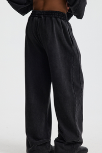 Loose-fitting long pants