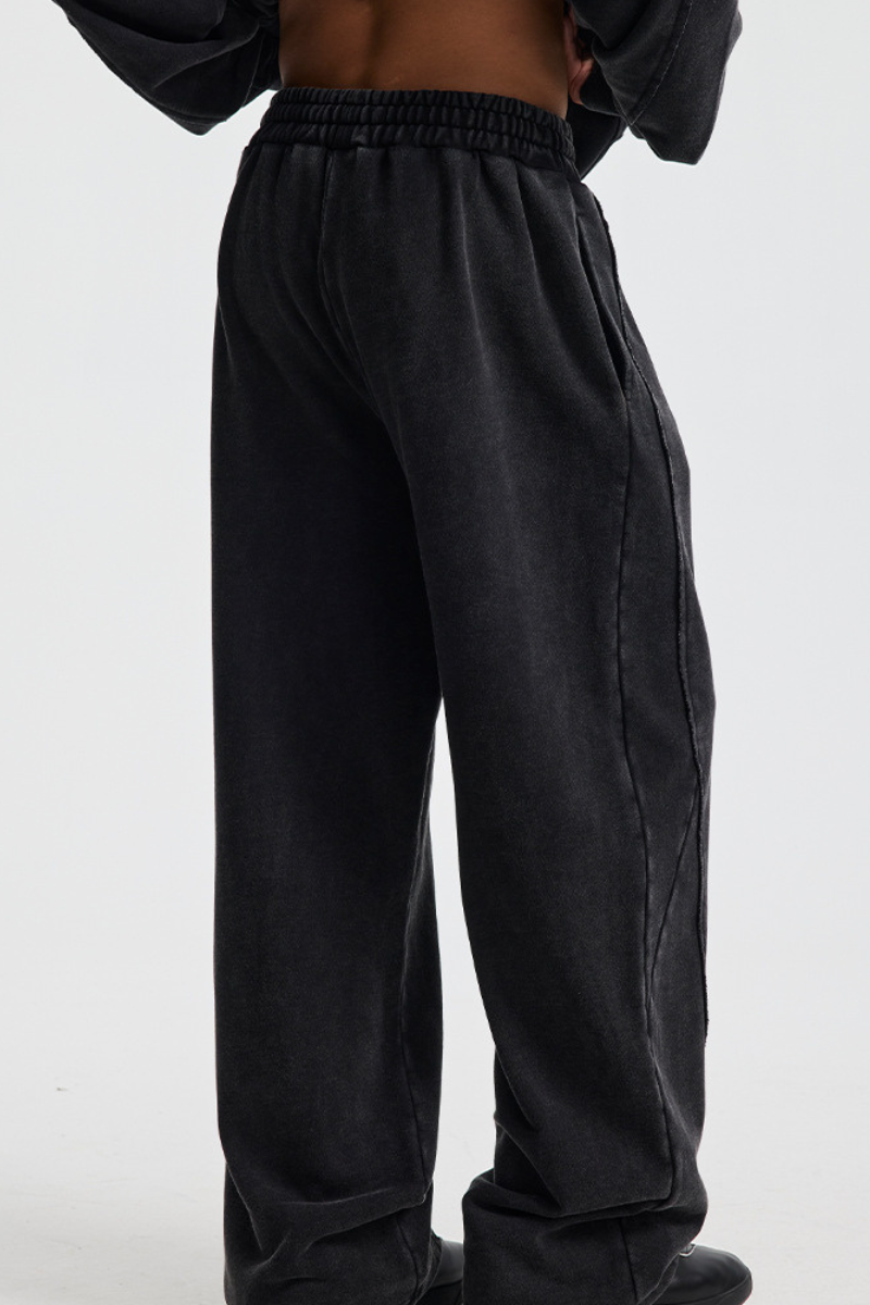Loose-fitting long pants