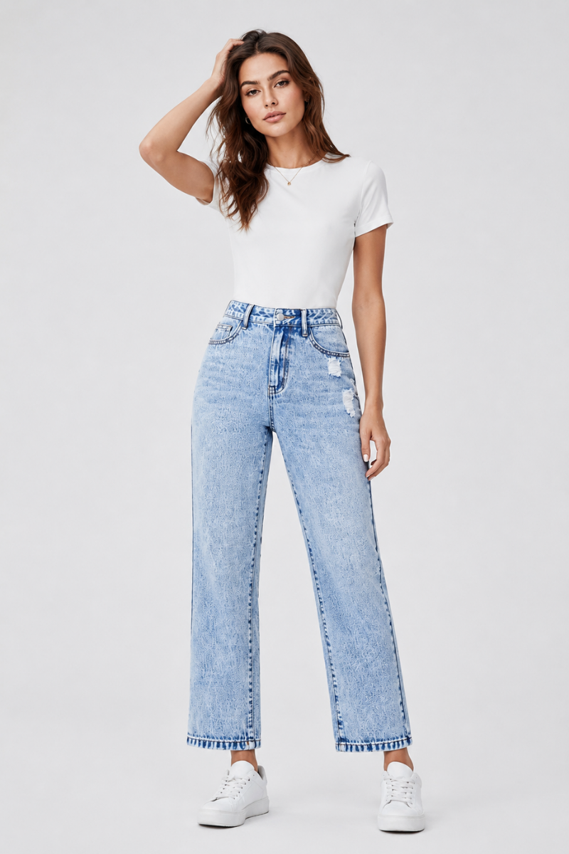 Women's Vintage Distressed Straight Leg Cropped Jeans