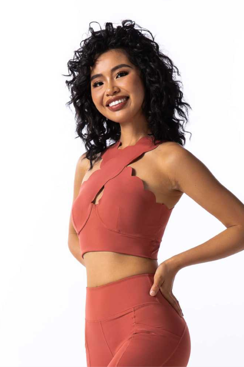 Women's Scalloped Halter Neck Cut Out Sports Bra