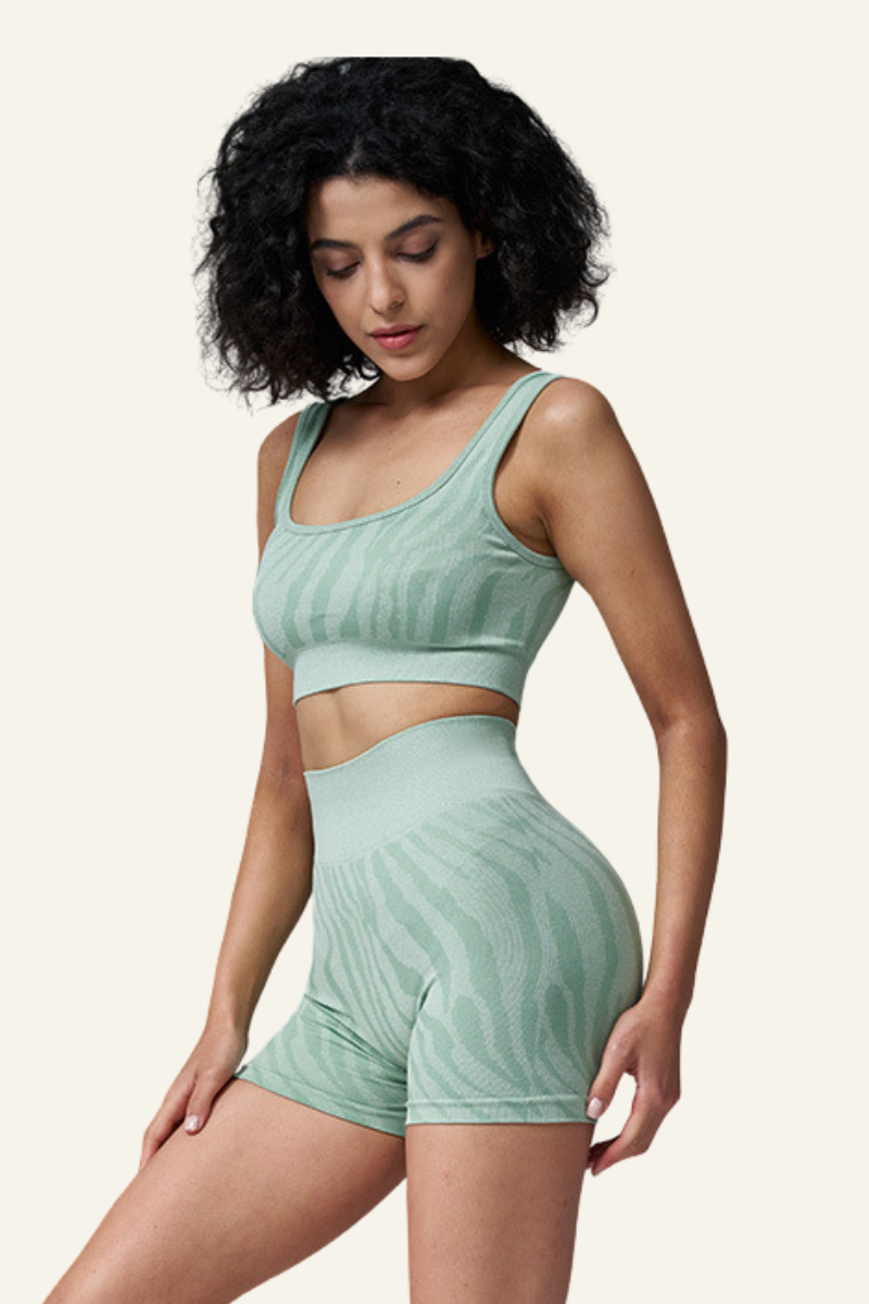 Women's Athletic Seamless knit Set:U-neck Bra & Short