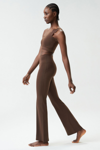 Women's Petal Sports Bra & Flared Yoga Pants Two-Piece Set