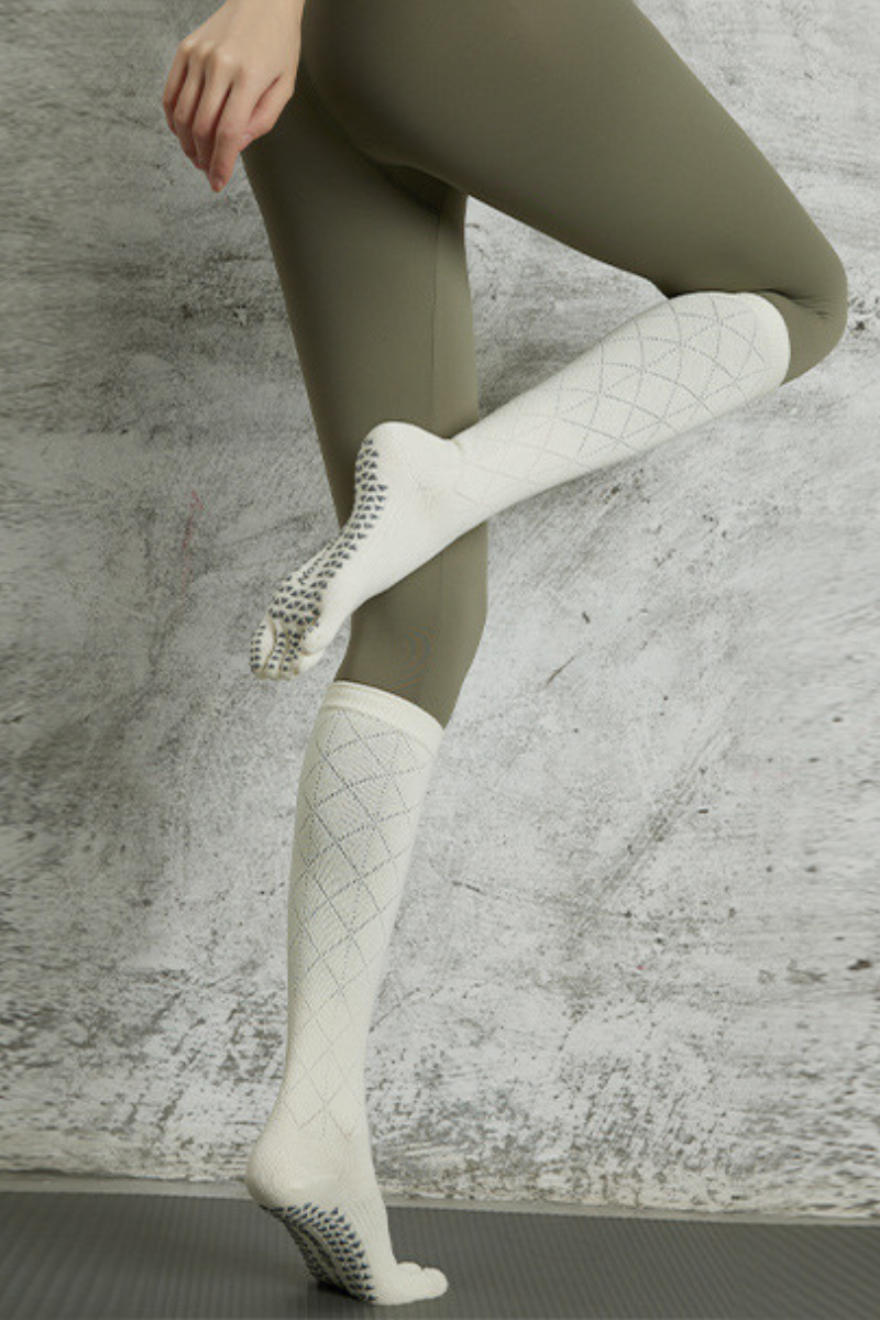 Women's Diamond Mesh Mid-Calf Yoga Grip Five-Toe Socks