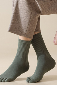 Men's Solid Color Toe Separator Cotton Crew Socks