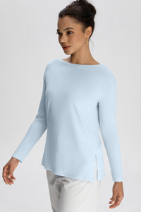 Round-necked sports top