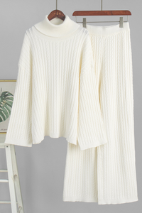 Soft and chewy sweater and knitted set