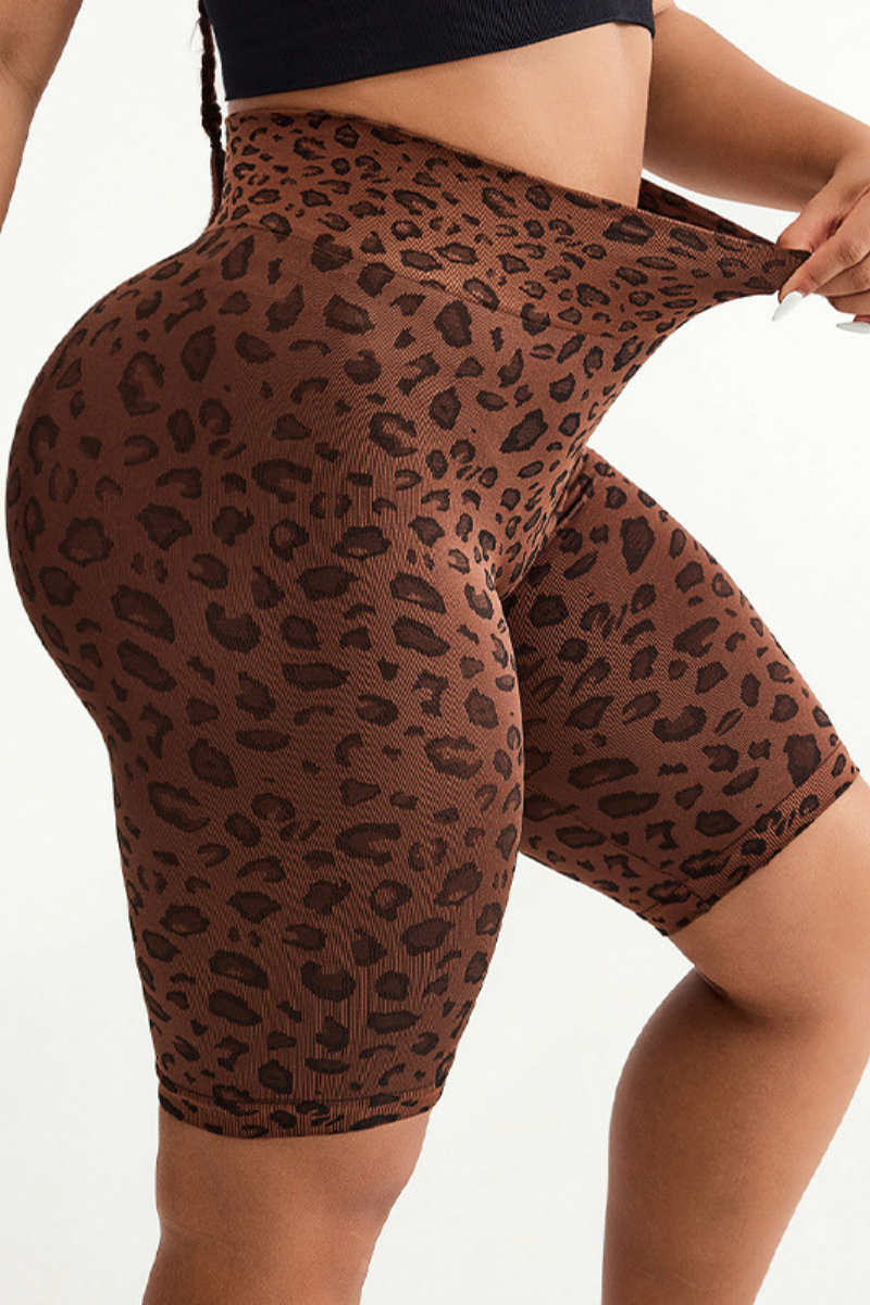Large-sized leopard print five-inch yoga pants