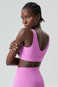 U-shaped back with wide shoulder straps Sports bra