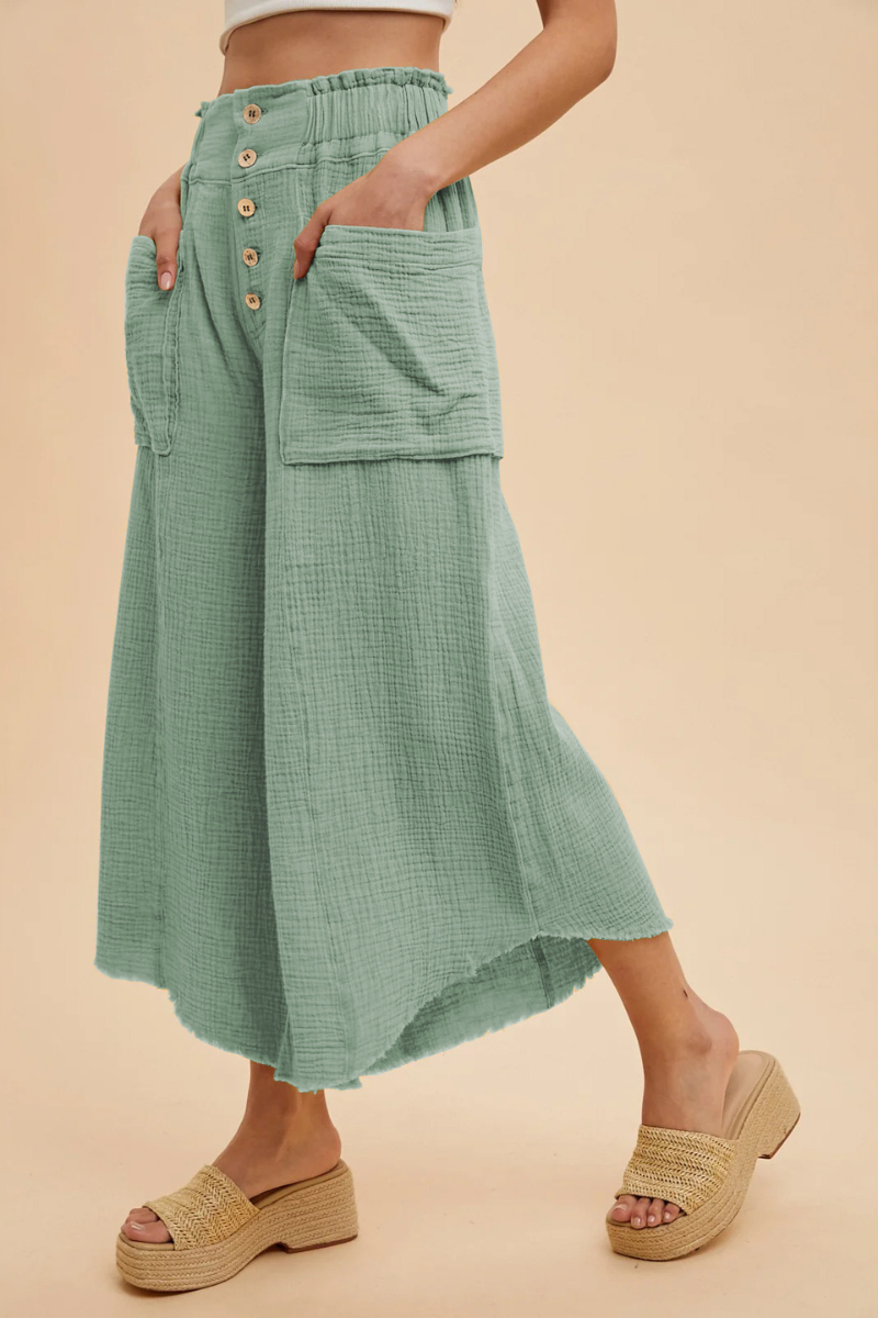 Retro-chic, laid-back style Yamamoto pants