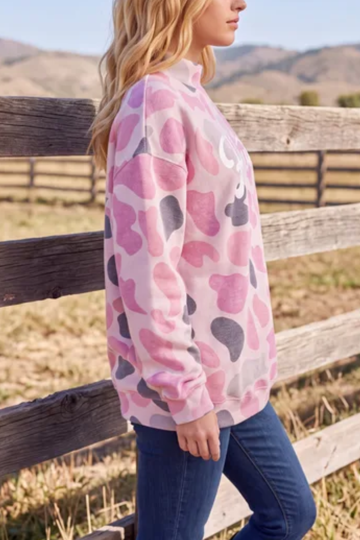 Women's Winter Camo Howdy Letter Mock Neck Sweatshirt