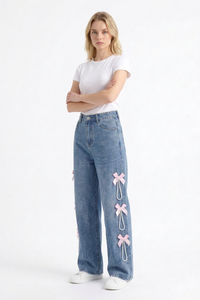 Women's High Waist Bow & Pearl Chain Detail Jeans
