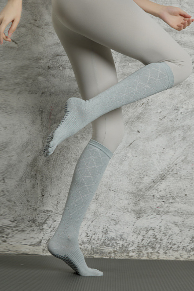 Women's Diamond Mesh Mid-Calf Yoga Grip Five-Toe Socks