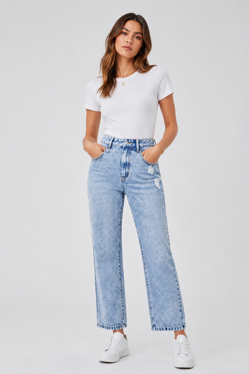 Women's Vintage Distressed Straight Leg Cropped Jeans