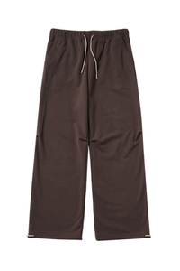 Straight-leg fleece-lined sweatpants.