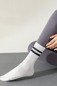 Women's Striped Non-Slip Dots Yoga Pilates Mid-Calf Socks