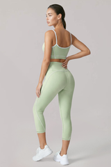 Women's Contrast-Line Bra And Capri Leggings Yoga Set