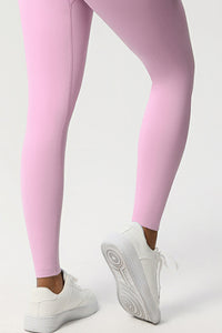 Women Seamless Knit Yoga Set: Halter Back Sports Bra + Sculpting Leggings
