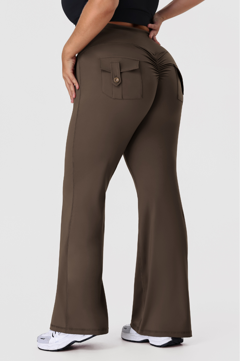 Plus Size Women's Utility Pocket Textured Yoga Flare Pants