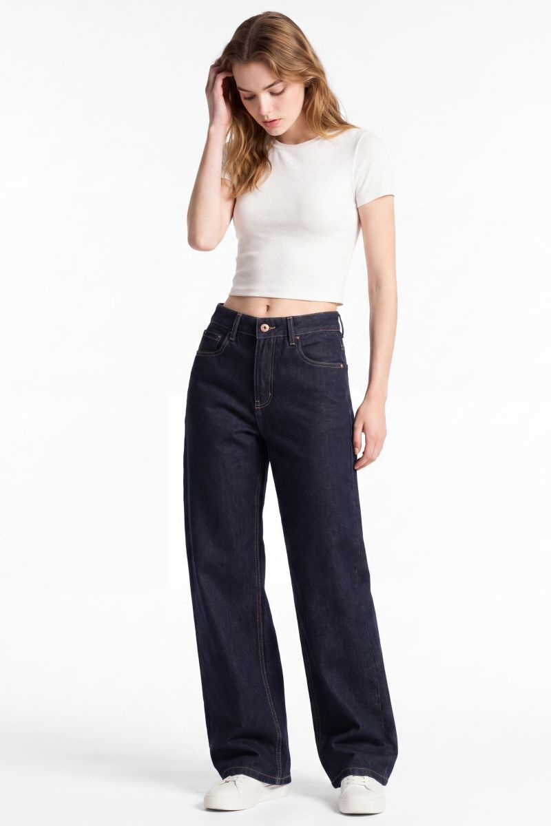 Women's Fall Mid Rise Side Pocket Straight Leg Jeans