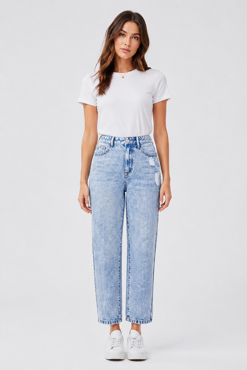 Women's Vintage Distressed Straight Leg Cropped Jeans
