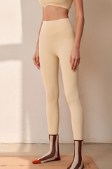 High-waist, seamless fitness pants