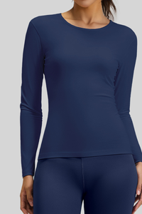Round-necked, form-fitting long-sleeved top