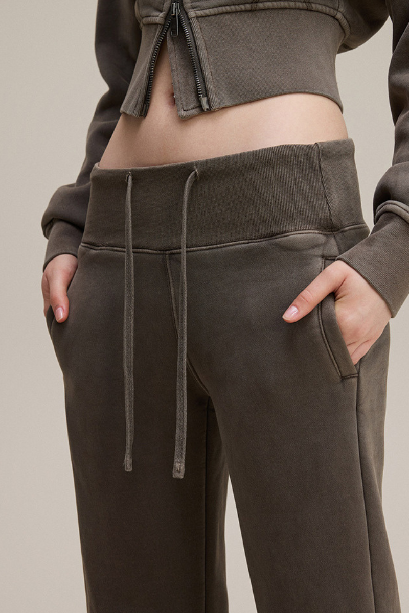 Women's vintage style  flarepants.